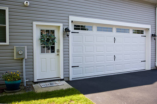 24/7 Emergency Garage Door Panel Replacement experts in North Beach, MD